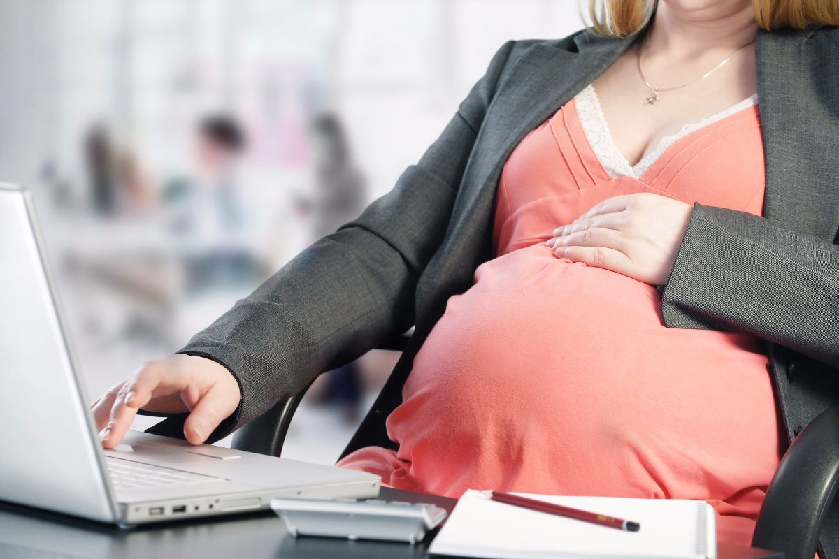 Posponer la maternidad ¿Por qué las mujeres postergan elembarazo?