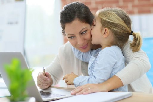 Comunicación Entre Padres E Hijos: Lo Importante De Escucharlos