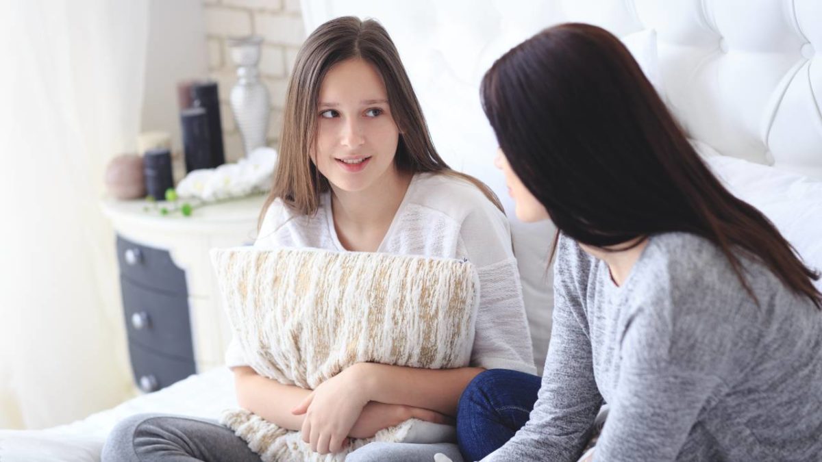 Cómo hablar con mi hija sobre su primera menstruación