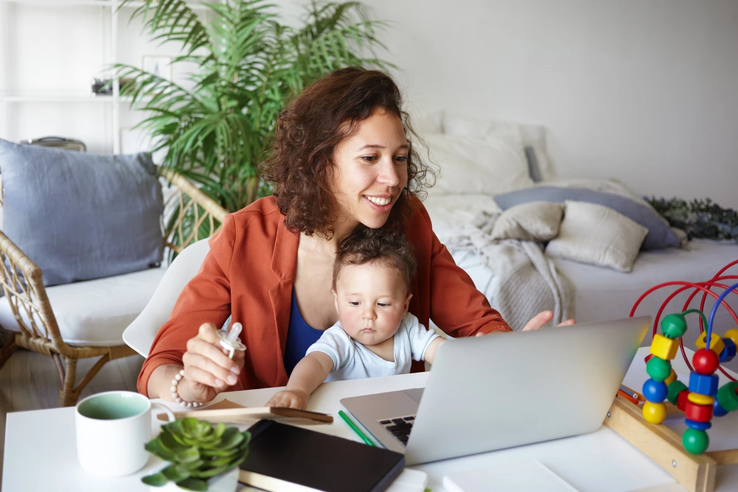 Cómo las madres pueden mantener un equilibrio entre la vida laboral y la  vida familiar?