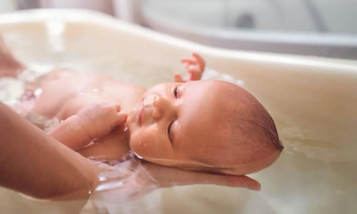 El primer baño del bebé