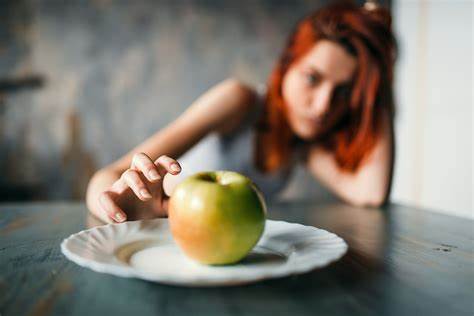 Cómo ayudar a mi hija adolescente con anorexia