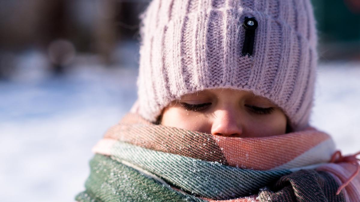 ¿Cómo cuidar al niño de resfriados en invierno?