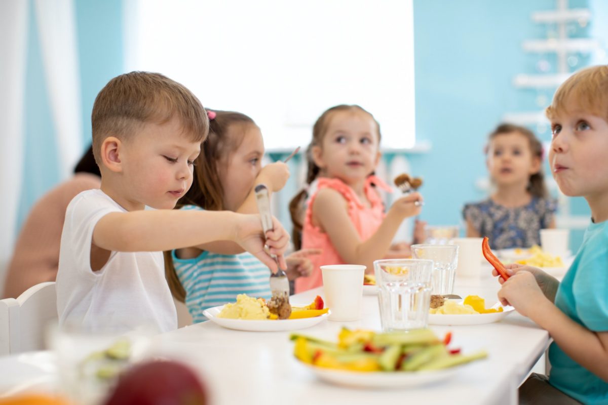 Cómo fomentar la alimentación consciente desde temprana edad