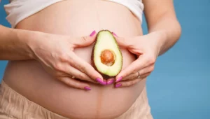 Beneficios de comer palta durante el embarazo